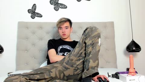 Snapshot of bunny_maxxi chatting on December 27, 1:18 pm bunny online show from December 27, 1:18 pm