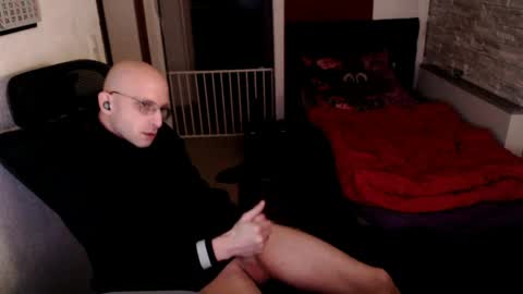 bunnydollstellas_toyboy online show from April 3, 2:08 am