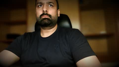 Snapshot of burlymonster chatting on October 6, 3:33 am Hairy Arabian online show from October 6, 3:33 am