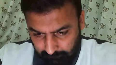 Hairy Arabian online show from December 21, 3:31 pm