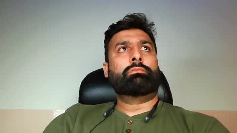 Snapshot of burlymonster chatting on February 4, 7:00 pm Hairy Arabian online show from February 4, 7:00 pm