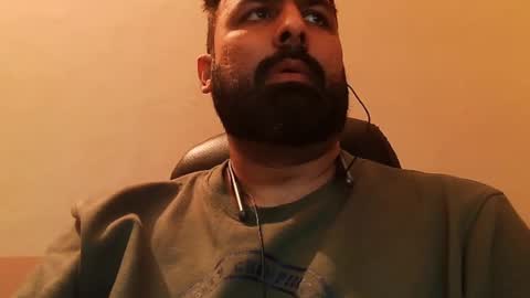 Snapshot of burlymonster chatting on January 13, 3:23 am Hairy Arabian online show from January 13, 3:23 am