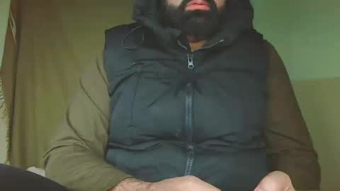 Snapshot of burlymonster chatting on December 13, 5:16 am Hairy Arabian online show from December 13, 5:16 am