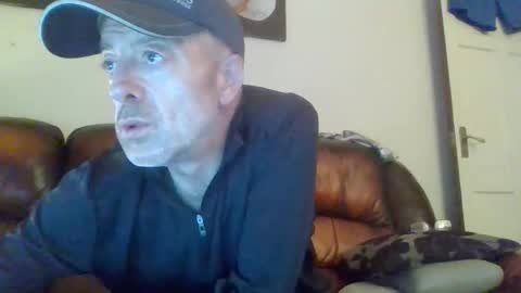 burnleyguy1977 online show from May 9, 2:23 am