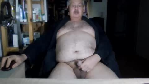 Snapshot of busibaer666 chatting on March 2, 2:40 am busi online show from March 2, 2:40 am