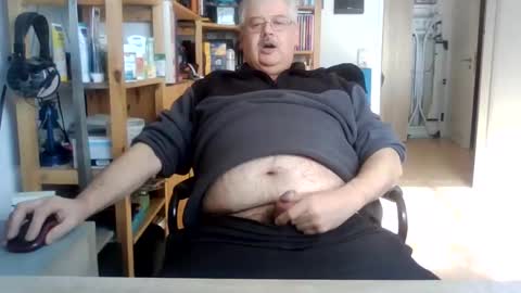 Snapshot of busibaer666 chatting on February 23, 12:43 pm busi online show from February 23, 12:43 pm