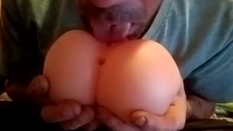Snapshot of buster18hymen chatting on December 3, 7:19 am Buster18Hymen online show from December 3, 7:19 am