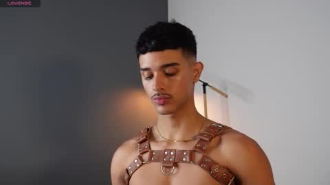 Snapshot of busterspinter chatting on October 16, 4:26 pm Buster independent model online show from October 16, 4:26 pm