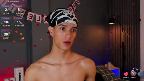 Snapshot of busterspinter chatting on February 12, 7:23 am Buster independent model online show from February 12, 7:23 am