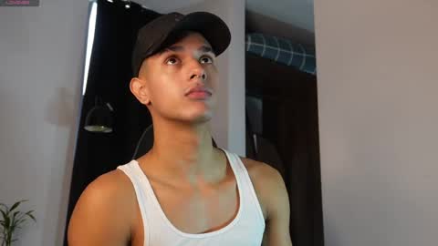 Buster independent model online show from April 22, 4:12 pm