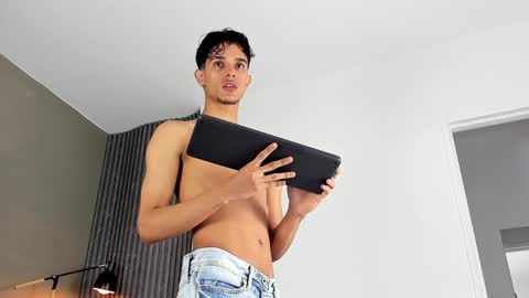 Snapshot of busterspinter chatting on December 30, 6:53 am Buster independent model online show from December 30, 6:53 am