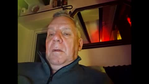 Owen online show from February 8, 8:24 pm