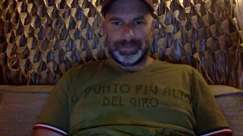 Snapshot of buurman1982isback chatting on September 11, 9:14 pm buurman1982isback online show from September 11, 9:14 pm