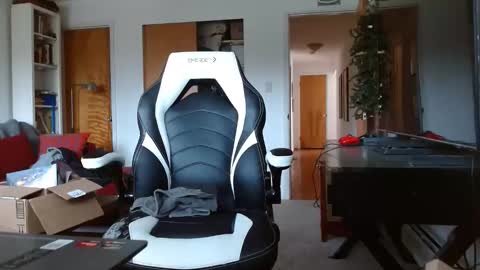 bwall1425 online show from April 2, 9:00 pm