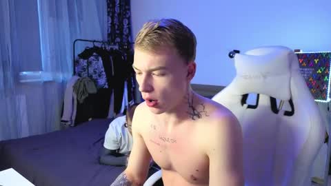 c10h15on online show from April 10, 12:34 pm