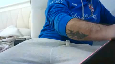 Snapshot of c534963 chatting on December 27, 12:23 pm supersperm online show from December 27, 12:23 pm