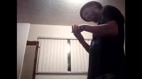 caga_palos online show from April 2, 8:22 am