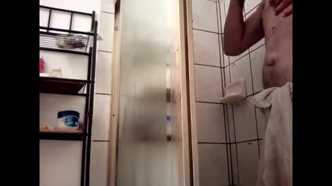 caga_palos online show from March 16, 3:05 pm