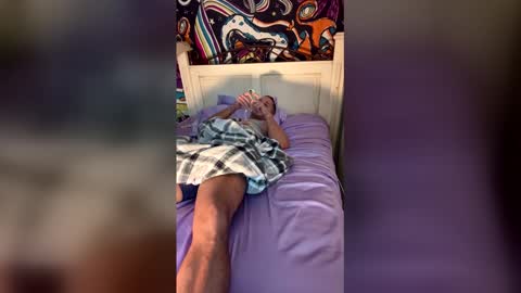 cakedupmothman online show from May 17, 12:56 pm