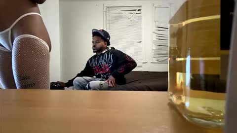 longjohns online show from April 8, 5:51 am