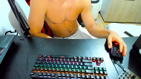 Snapshot of calihotcaliente27 chatting on February 6, 10:26 am calihotcaliente27 online show from February 6, 10:26 am