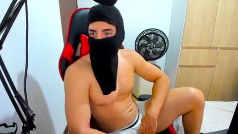 Snapshot of calihotcaliente27 chatting on December 2, 3:12 pm calihotcaliente27 online show from December 2, 3:12 pm