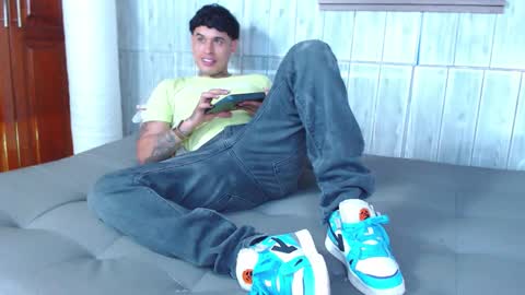 calvin913 online show from November 11, 10:59 pm