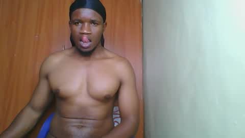 Snapshot of calvin_brown chatting on January 1, 9:09 pm calvin online show from January 1, 9:09 pm