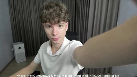 Snapshot of calvin_loves_you chatting on October 28, 2:19 pm Hey I am Calvin online show from October 28, 2:19 pm