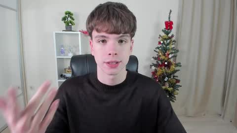 Snapshot of calvin_loves_you chatting on December 29, 7:11 pm Hey I am Calvin online show from December 29, 7:11 pm