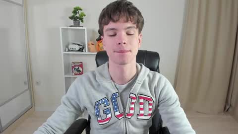Snapshot of calvin_loves_you chatting on February 5, 7:10 pm Hey I am Calvin online show from February 5, 7:10 pm
