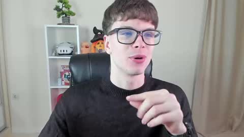 Snapshot of calvin_loves_you chatting on March 5, 7:06 pm Hey I am Calvin online show from March 5, 7:06 pm