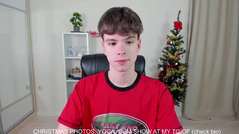 Snapshot of calvin_loves_you chatting on December 25, 7:02 pm Hey I am Calvin online show from December 25, 7:02 pm