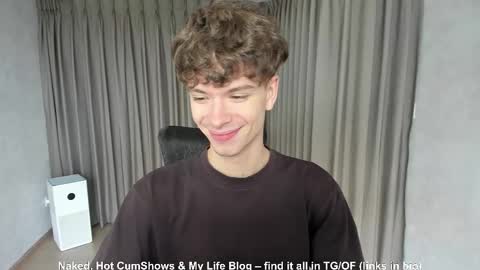 Snapshot of calvin_loves_you chatting on October 19, 5:45 am Hey I am Calvin online show from October 19, 5:45 am