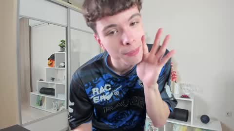 Snapshot of calvin_loves_you chatting on February 4, 7:11 pm Hey I am Calvin online show from February 4, 7:11 pm