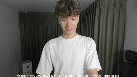 Snapshot of calvin_loves_you chatting on October 26, 2:30 pm Hey I am Calvin online show from October 26, 2:30 pm