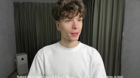 Snapshot of calvin_loves_you chatting on October 22, 2:10 pm Hey I am Calvin online show from October 22, 2:10 pm