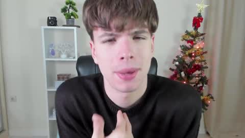 Snapshot of calvin_loves_you chatting on December 11, 7:10 pm Hey I am Calvin online show from December 11, 7:10 pm