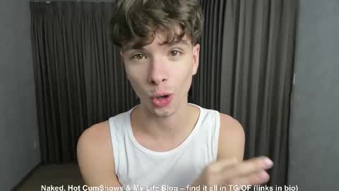 Snapshot of calvin_loves_you chatting on October 29, 2:20 pm Hey I am Calvin online show from October 29, 2:20 pm