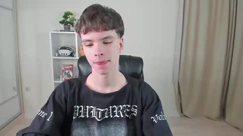 Snapshot of calvin_loves_you chatting on February 11, 7:16 pm Hey I am Calvin online show from February 11, 7:16 pm