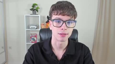 Snapshot of calvin_loves_you chatting on January 24, 7:07 pm Hey I am Calvin online show from January 24, 7:07 pm