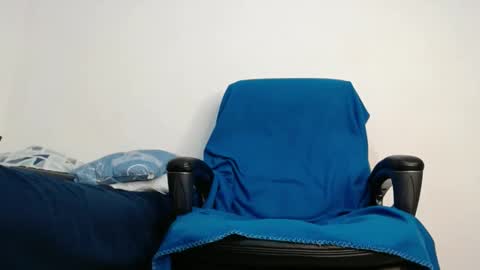 calvinhotlatino online show from November 22, 1:38 am