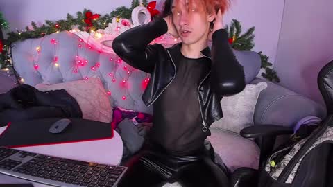 Snapshot of calvinowens chatting on December 23, 3:50 am Calvin Owens online show from December 23, 3:50 am