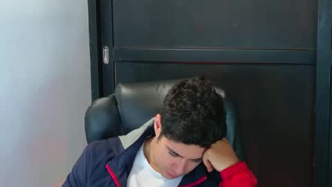 Snapshot of camara110 chatting on October 13, 2:17 am camara110 online show from October 13, 2:17 am