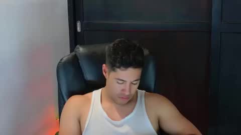 Snapshot of camara110 chatting on October 15, 4:09 am camara110 online show from October 15, 4:09 am