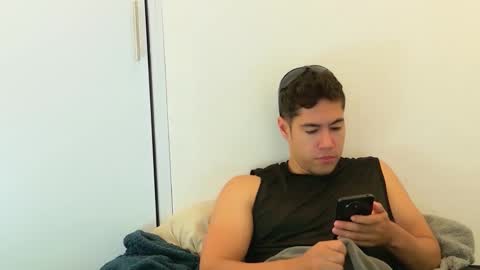 Snapshot of camara110 chatting on October 24, 12:35 am camara110 online show from October 24, 12:35 am