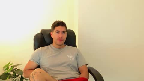 Snapshot of camara110 chatting on October 18, 10:37 pm camara110 online show from October 18, 10:37 pm