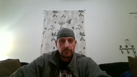 Chillaxin lets talk  online show from December 22, 12:05 pm