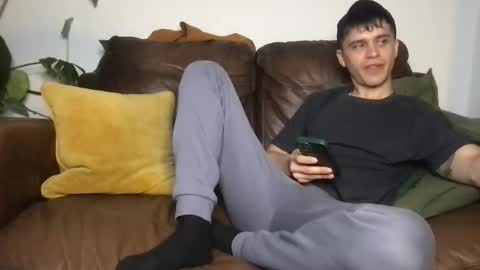 CamDoAttitude online show from April 19, 9:17 pm