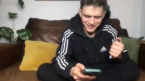 CamDoAttitude online show from April 24, 9:17 pm